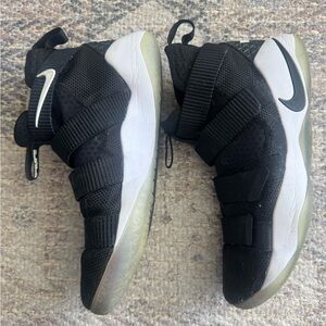 Nike LeBron soldier 11s